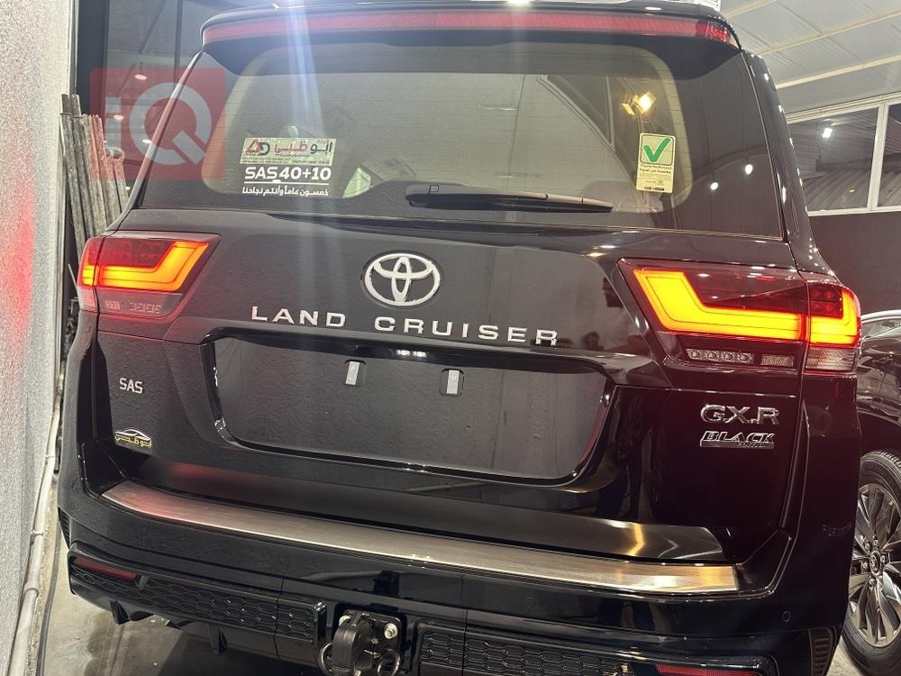 تۆیۆتا لاند کروزەر
